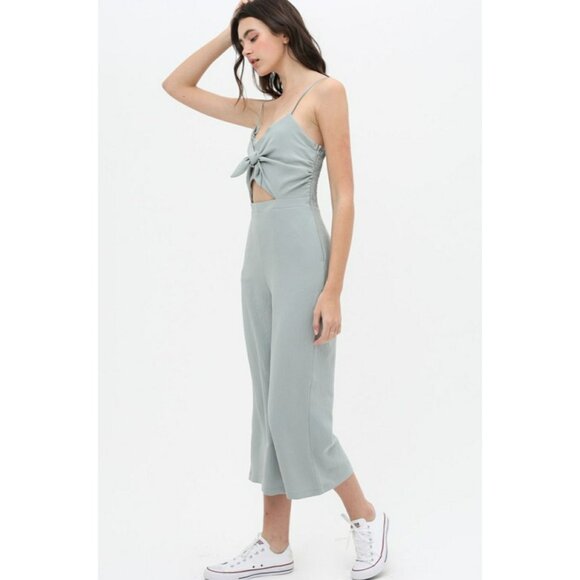 WHOLESALE * 28 JUMPSUIT // BOUTIQUE CLOSING // EVERYTHING MUST GO - Picture 10 of 16